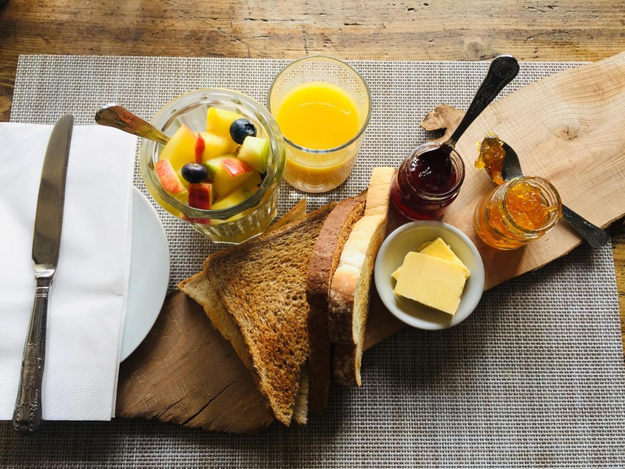 The Bridge House Bed & Breakfast บริดพอร์ต ภายนอก รูปภาพ